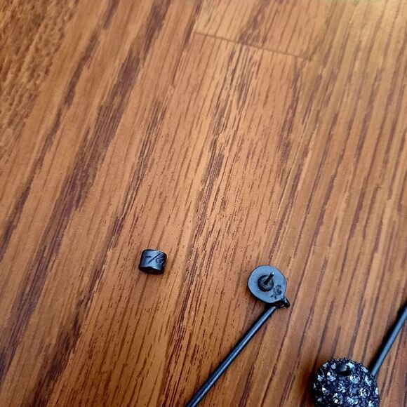 KENNETH COLE Crystal Drop Earrings - Picture 2 of 4